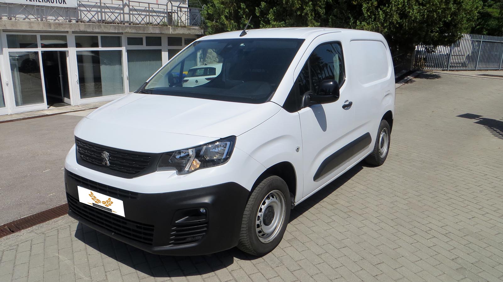 Peugeot Partner 1.2 PureTech 110 Premium L1 (3 személyes ) KLÍMA-RADAR-KAMERA-NAVIGÁCIÓ-KAVOSZ3%-